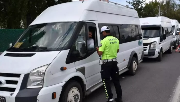 Kars’ta öğrenci servisleri ve okullar denetlendi