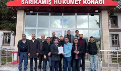 AK Parti Sarıkamış İlçe Başkanı Kenan Doğan mazbatasını aldı