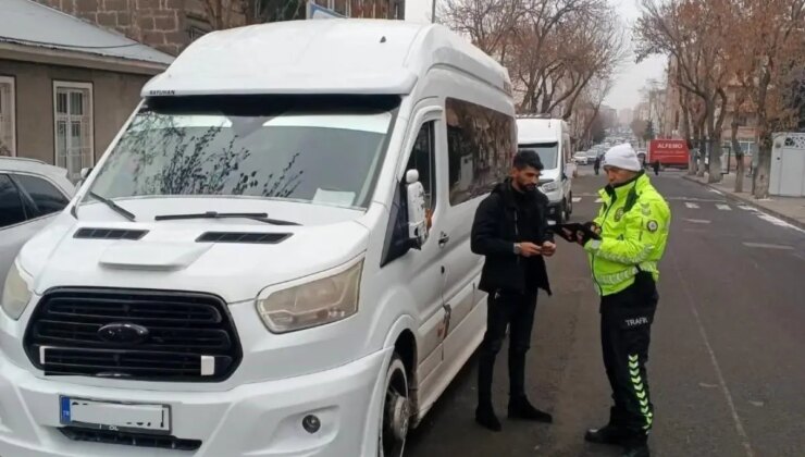 Kars’ta Okul Servislerine Trafik Denetimi